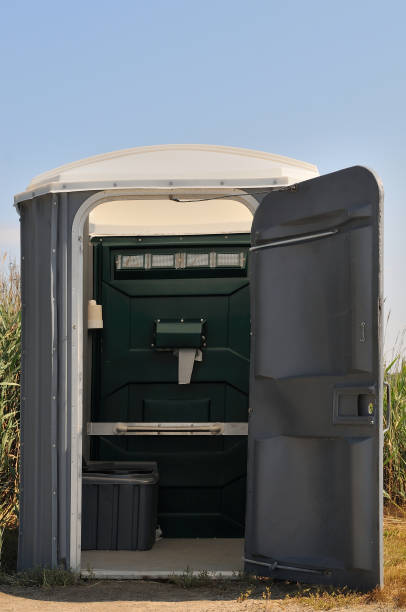 Best Portable restroom trailer rental  in North Aurora, IL