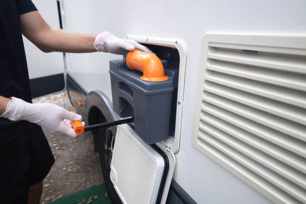 Best Portable restroom trailer rental  in North Aurora, IL